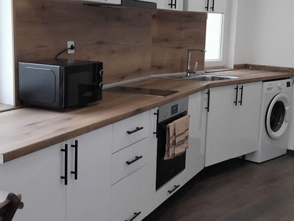 Дава се под наем Едностаен апартамент в Бургас, Сарафово - 37 кв.м за 280.5 € - Снимка #1