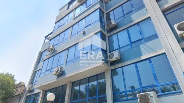 Дава се под наем Двустаен апартамент в Варна, Център - 57 кв.м за 384 € - Снимка #1