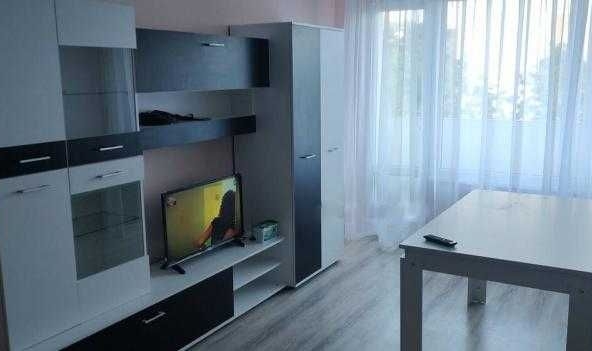 Дава се под наем Тристаен апартамент в Бургас, Изгрев - 64 кв.м за 484.5 € - Снимка #1