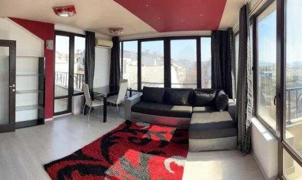 Дава се под наем Двустаен апартамент в Бургас, Център - 80 кв.м за 510 € - Снимка #1