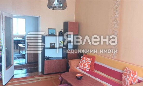 Дава се под наем Двустаен апартамент в Варна, Възраждане 1 - 48 кв.м за 306 € - Снимка #1