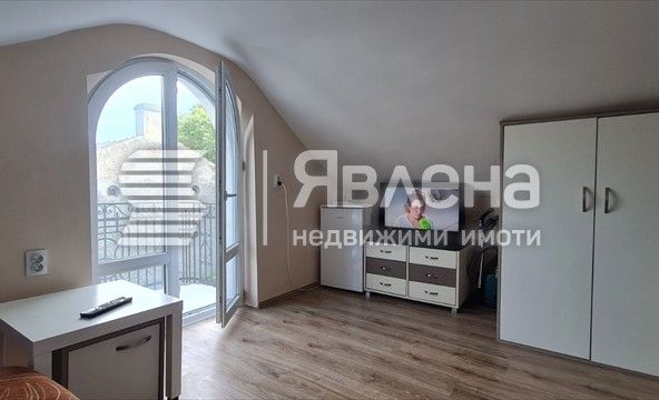Дава се под наем Едностаен апартамент в Варна, Център - 15 кв.м за 150 € - Снимка #1