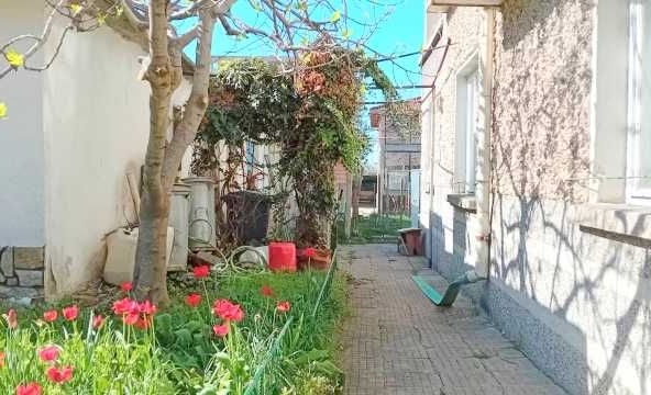 Къща в Айтос - 400 кв.м за 988 €/кв.м - Снимка #1