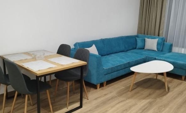 Дава се под наем Двустаен апартамент в Пловдив, Остромила - 65 кв.м за 375 € - Снимка #1