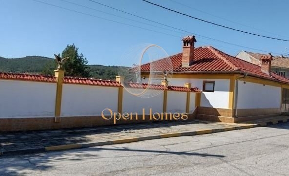 Къща в с. Чехларе, Област Пловдив - 160 кв.м за 1000 €/кв.м - Снимка #1