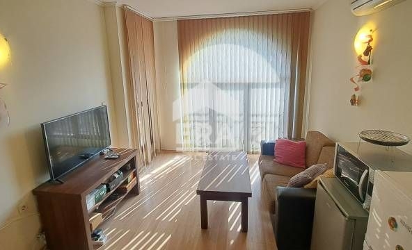 Тристаен апартамент в к.к. Слънчев бряг - 86 кв.м за 954 €/кв.м - Снимка #1