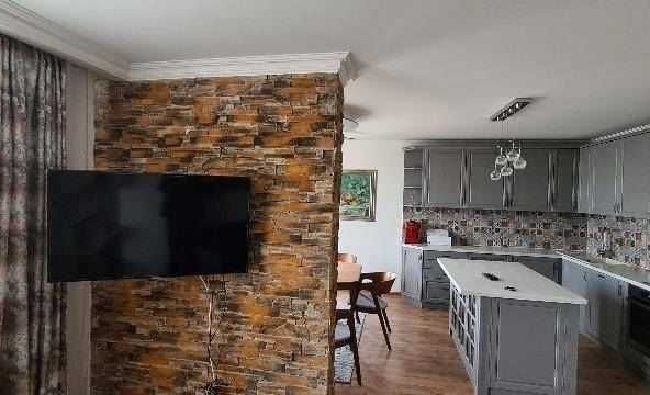 Двустаен апартамент в София, Гоце Делчев - 70 кв.м за 1808 €/кв.м - Снимка #1