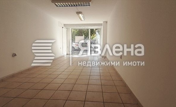 Дава се под наем Магазин в Пловдив, Мараша - 33 кв.м за 383 € - Снимка #1