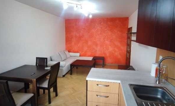 Дава се под наем Тристаен апартамент в София, Надежда 4 - 75 кв.м за 750 € - Снимка #1