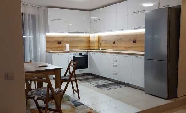 Дава се под наем Двустаен апартамент в Варна, Бриз - 75 кв.м за 473.79 € - Снимка #1