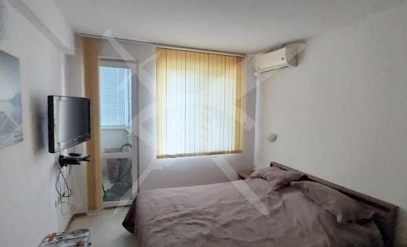 Тристаен апартамент в к.к. Слънчев бряг - 77 кв.м за 563 €/кв.м - Снимка #1