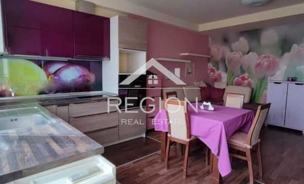 Дава се под наем Тристаен апартамент в Варна, Лятно кино Тракия - 87 кв.м за 612 € - Снимка #1