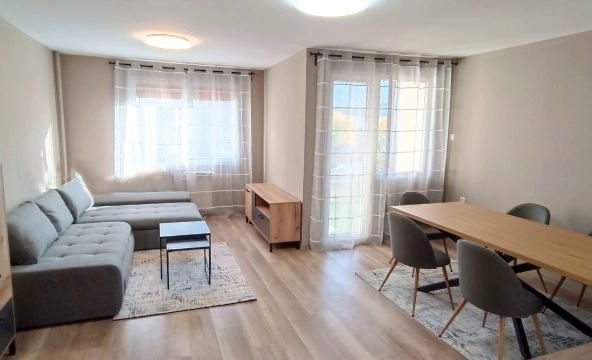 Дава се под наем Тристаен апартамент в София, Младост 4 - 106 кв.м за 760 € - Снимка #1