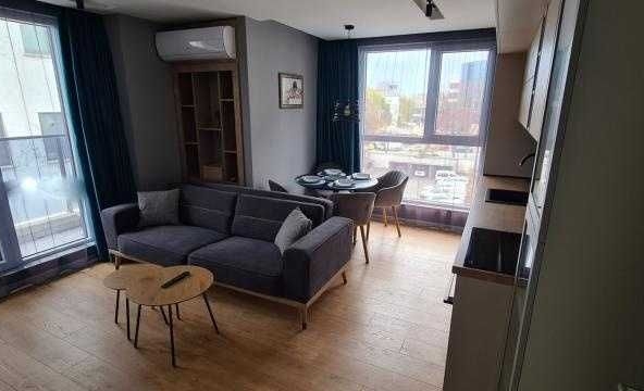 Дава се под наем Двустаен апартамент в Бургас, Център - 56 кв.м за 714 € - Снимка #1