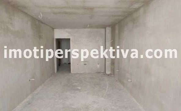 Двустаен апартамент в Пловдив, Кючук Париж - 70 кв.м за 1536 €/кв.м - Снимка #1