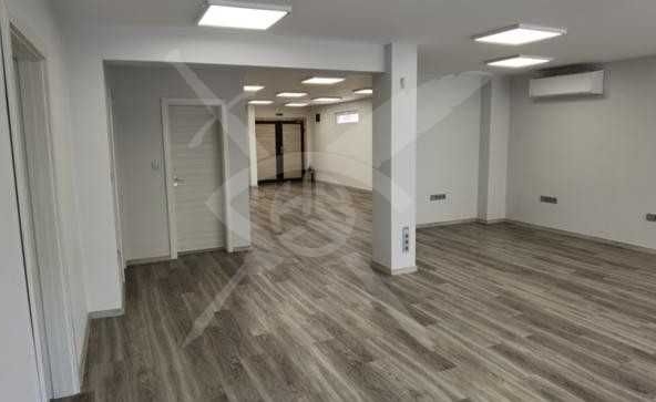 Дава се под наем Офис в Пловдив, Център - 130 кв.м за 1580.49 € - Снимка #1