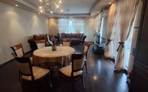 Дава се под наем Тристаен апартамент в София, Овча купел - 116 кв.м за 996.03 € - Снимка #1