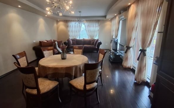 Дава се под наем Тристаен апартамент в София, Овча купел - 116 кв.м за 846.6 € - Снимка #1