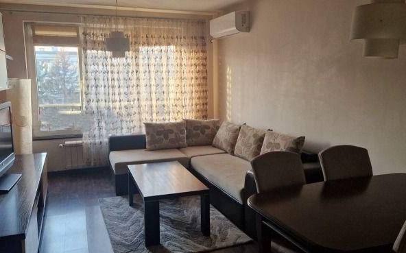 Дава се под наем Тристаен апартамент в София, Бъкстон - 90 кв.м за 797.64 € - Снимка #1