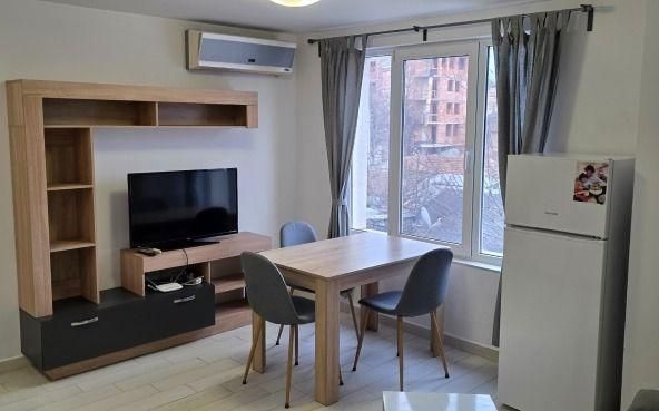 Дава се под наем Двустаен апартамент в Варна, Автогара - 65 кв.м за 418.71 € - Снимка #1