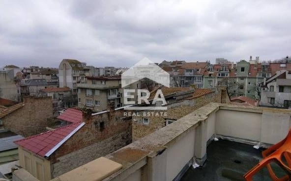 Дава се под наем Етаж от къща в Варна, Център - 80 кв.м за 318.75 € - Снимка #1