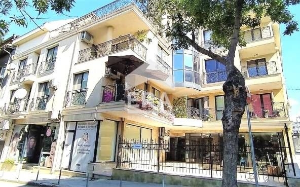 Дава се под наем Магазин в Варна, Център - 21 кв.м за 294.78 € - Снимка #1
