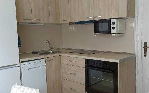 Дава се под наем Тристаен апартамент в Бургас, Център - 70 кв.м за 510 € - Снимка #1