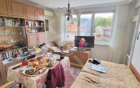 Многостаен апартамент в Карнобат - 130 кв.м за 557 €/кв.м - Снимка #1