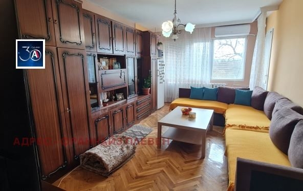 Тристаен апартамент в Плевен, Дружба 3 - 86 кв.м за 1210 €/кв.м - Снимка #1