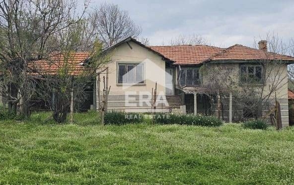 Къща в с. Елена, Област Хасково - 100 кв.м за 87 €/кв.м - Снимка #1