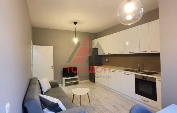 Дава се под наем Двустаен апартамент в Варна, Цветен квартал - 58 кв.м за 459 € - Снимка #1