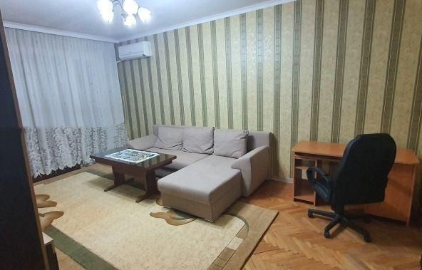 Дава се под наем Двустаен апартамент в София, Изток - 68 кв.м за 649 € - Снимка #1