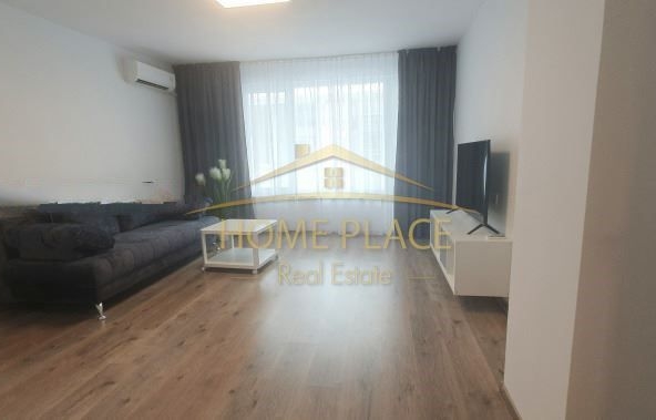 Дава се под наем Тристаен апартамент в Варна, Червен площад - 90 кв.м за 765 € - Снимка #1