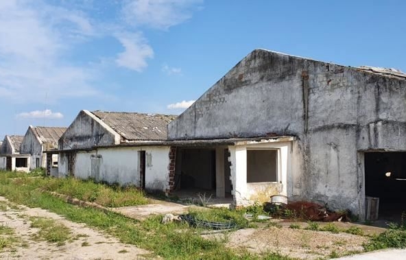Склад в с. Обнова, Област Плевен - 45322 кв.м за 36 €/кв.м - Снимка #1