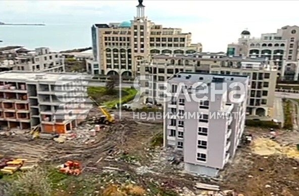 Двустаен апартамент в Поморие - 64 кв.м за 1101 €/кв.м - Снимка #1