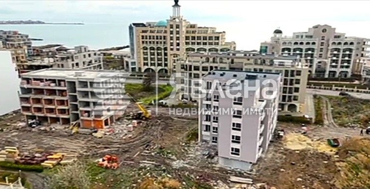 Двустаен апартамент в Поморие - 64 кв.м за 1101 €/кв.м - Снимка #1