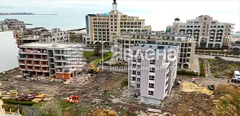 Двустаен апартамент в Поморие - 64 кв.м за 1101 €/кв.м - Снимка #1