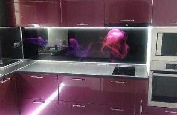 Дава се под наем Тристаен апартамент в Бургас, Център - 100 кв.м за 612 € - Снимка #1
