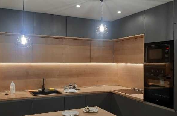 Дава се под наем Тристаен апартамент в София, Симеоново - 127 кв.м за 1198.5 € - Снимка #1