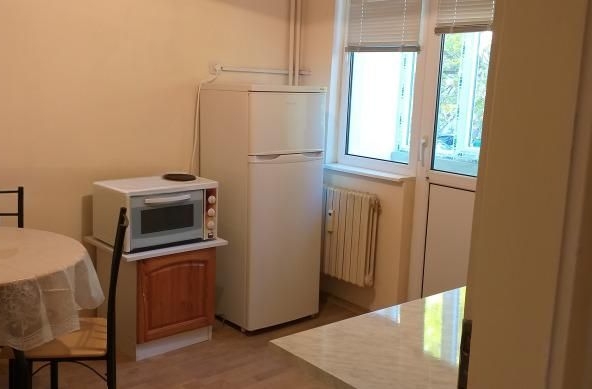 Дава се под наем Двустаен апартамент в Пловдив, Кършияка - 60 кв.м за 331.5 € - Снимка #1