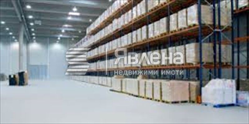 Дава се под наем Склад в Варна, Островна промишлена зона - 565 кв.м за 2300 € - Снимка #1