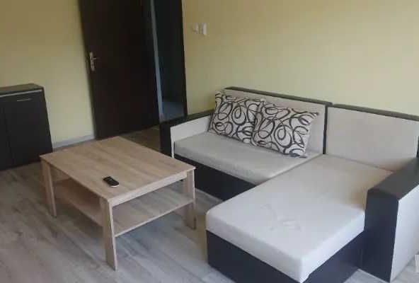 Дава се под наем Двустаен апартамент в Шумен, Център - 70 кв.м за 255 € - Снимка #1