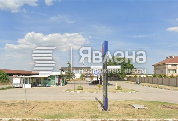 Магазин в с. Крушаре, Област Сливен - 1560 кв.м за 475 €/кв.м - Снимка #1