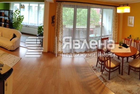 Дава се под наем Тристаен апартамент в София, Лозенец - 135 кв.м за 900 € - Снимка #1