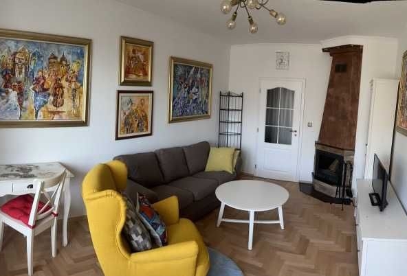 Дава се под наем Тристаен апартамент в София, Стрелбище - 85 кв.м за 797.64 € - Снимка #1