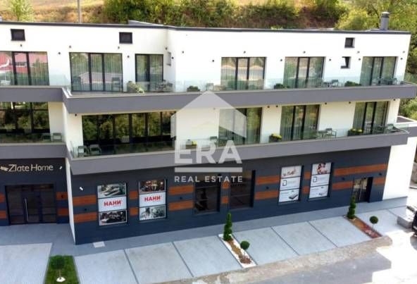 Дава се под наем Магазин в Златоград - 249 кв.м за 797.64 € - Снимка #1