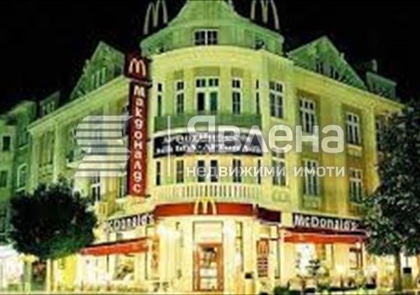 Двустаен апартамент в Варна, Център - 65 кв.м за 2693 €/кв.м - Снимка #1