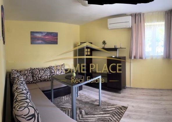 Дава се под наем Етаж от къща в Варна, Цветен квартал - 65 кв.м за 433.5 € - Снимка #1