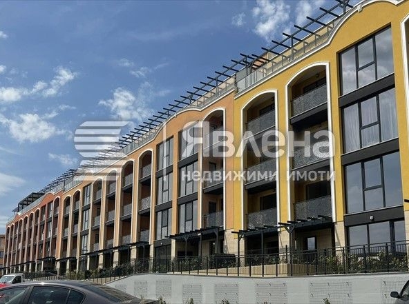 Двустаен апартамент в Варна, м-т Траката - 127 кв.м за 1111 €/кв.м - Снимка #1