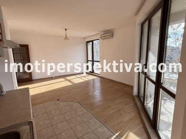 Тристаен апартамент в Пловдив, Център - 90 кв.м за 2143 €/кв.м - Снимка #1